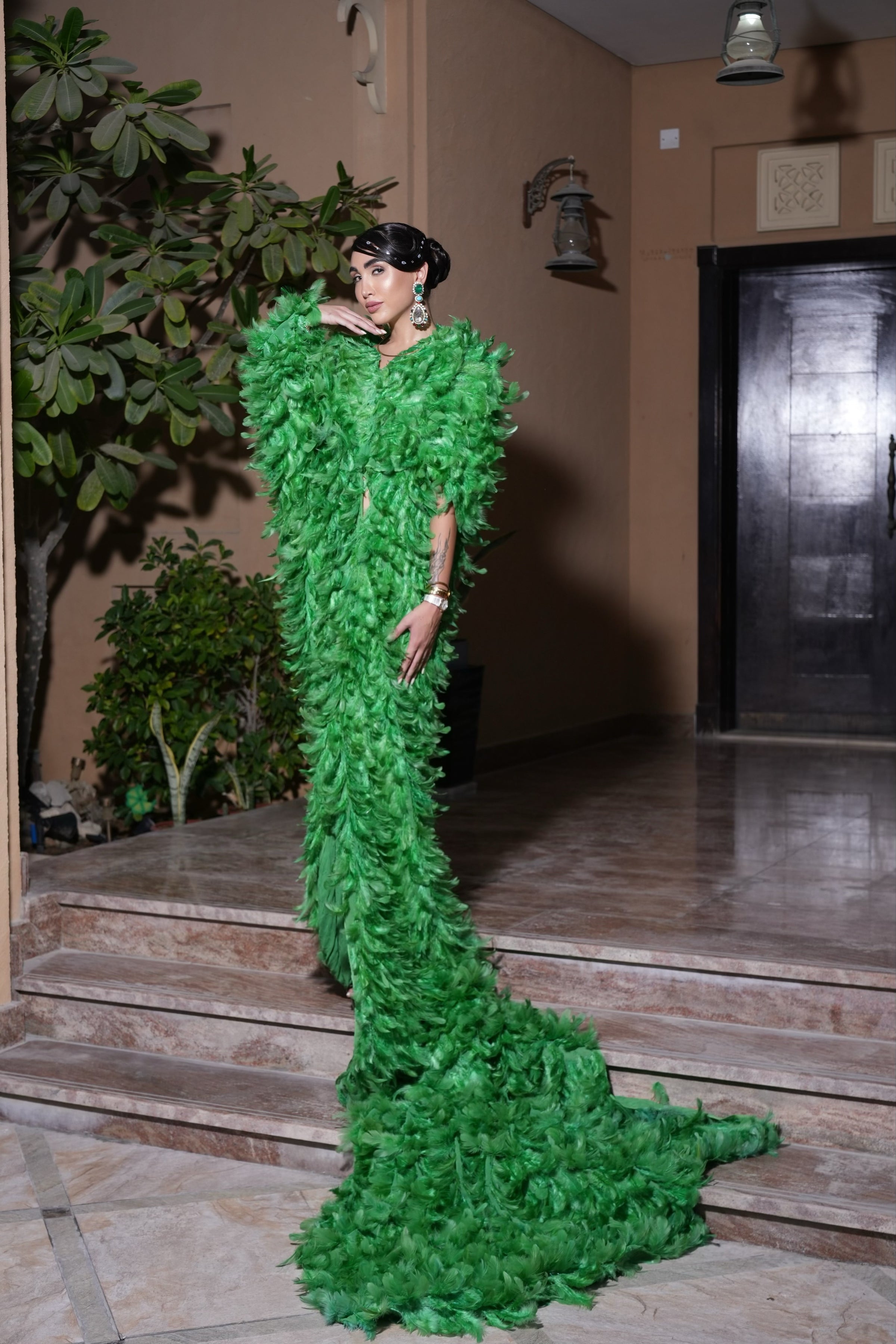 Feather Drama &Elegance