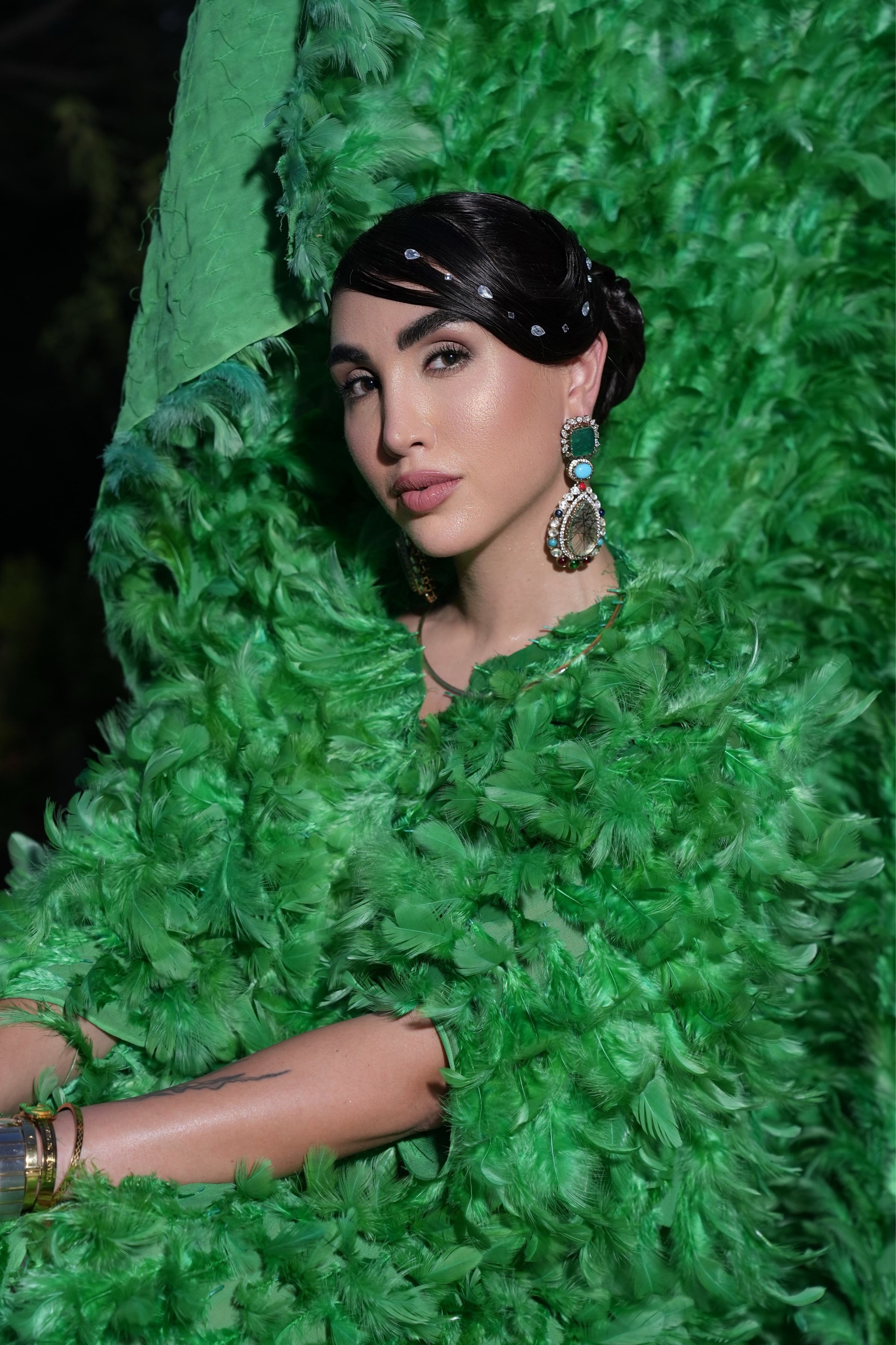 Feather Drama &Elegance